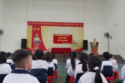 Liên đội trường Tiểu học Trịnh Xá đã tổ chức SHDC với chủ đề: “Bình đẳng giới”